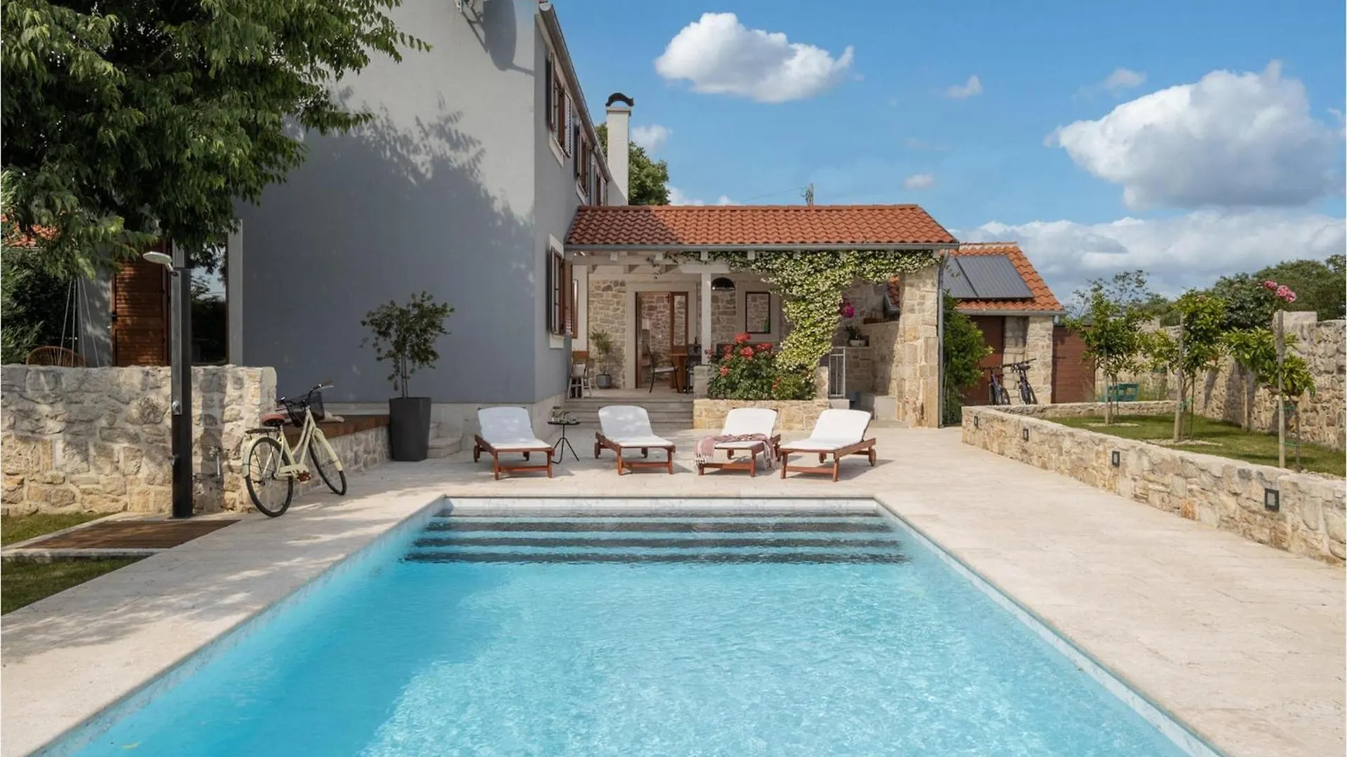 Villa Bandela Visocane 0*,
